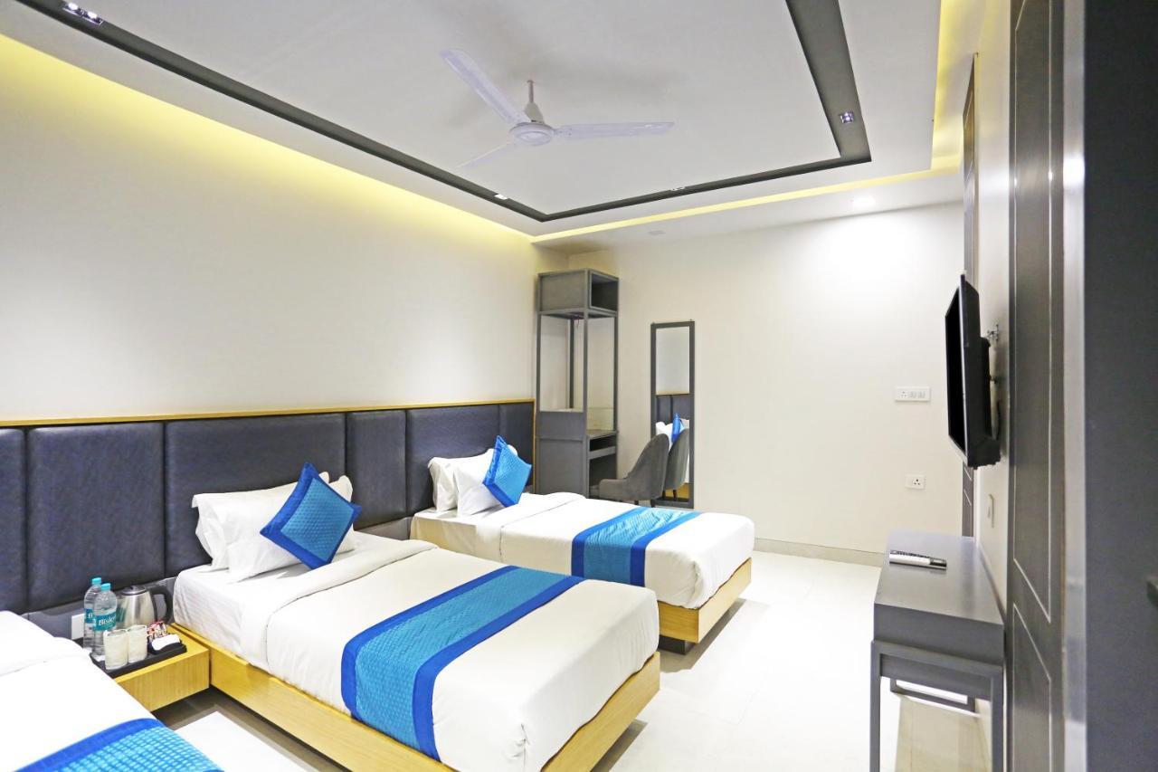 Hotel Apple Villa - Near Delhi Airport With Free Airport Transsfer New Delhi Buitenkant foto