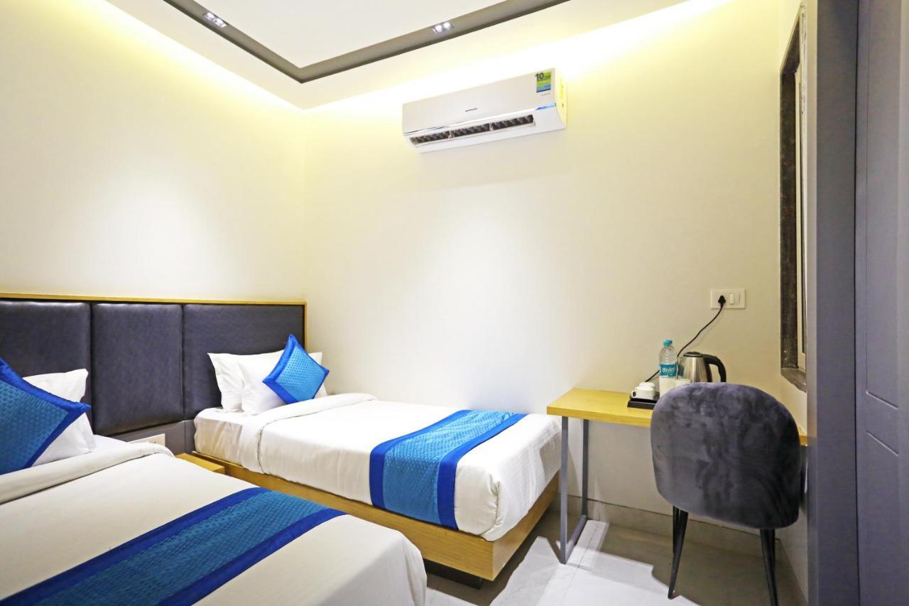 Hotel Apple Villa - Near Delhi Airport With Free Airport Transsfer New Delhi Buitenkant foto
