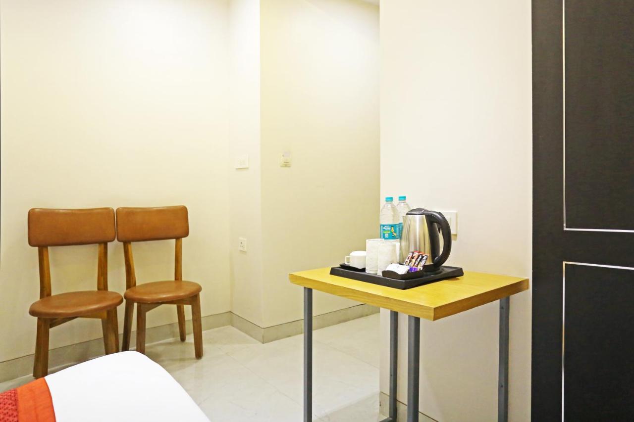 Hotel Apple Villa - Near Delhi Airport With Free Airport Transsfer New Delhi Buitenkant foto