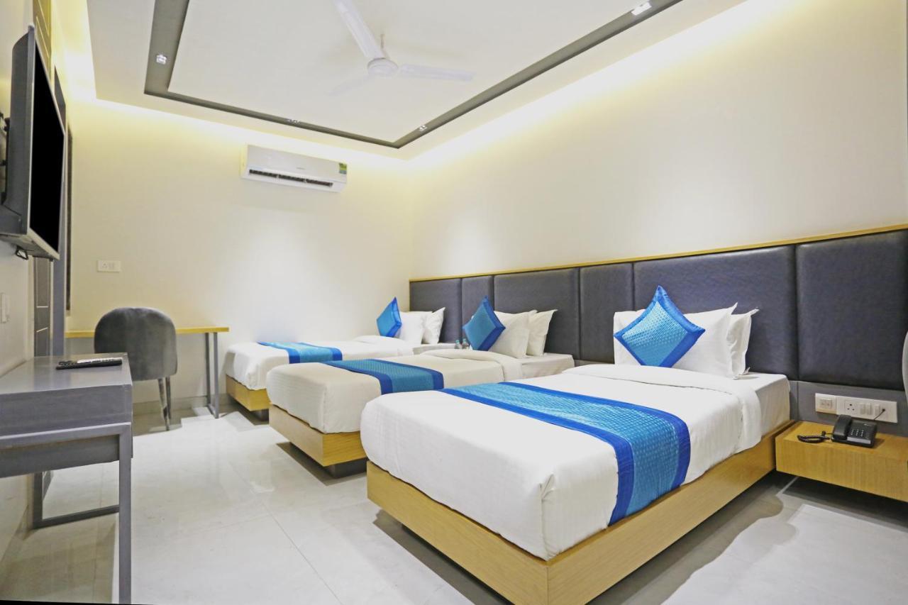 Hotel Apple Villa - Near Delhi Airport With Free Airport Transsfer New Delhi Buitenkant foto