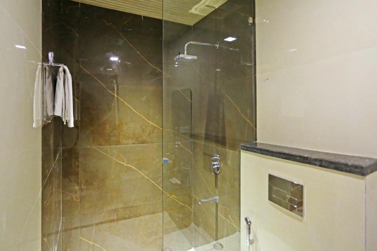 Hotel Apple Villa - Near Delhi Airport With Free Airport Transsfer New Delhi Buitenkant foto