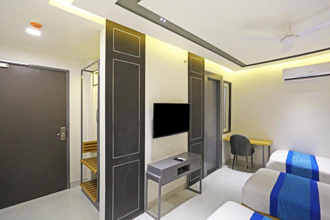 Hotel Apple Villa - Near Delhi Airport With Free Airport Transsfer New Delhi Buitenkant foto