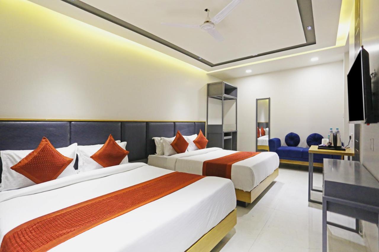 Hotel Apple Villa - Near Delhi Airport With Free Airport Transsfer New Delhi Buitenkant foto