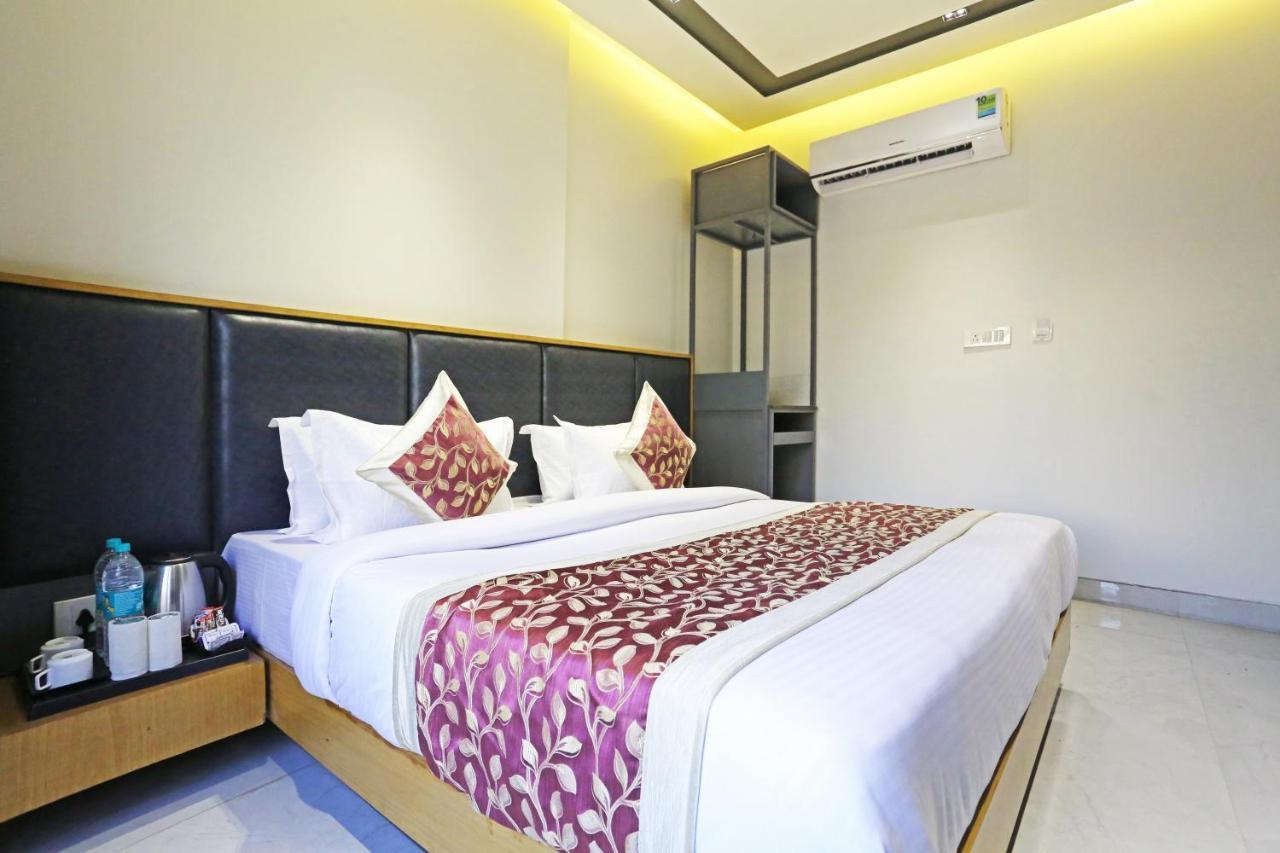 Hotel Apple Villa - Near Delhi Airport With Free Airport Transsfer New Delhi Buitenkant foto